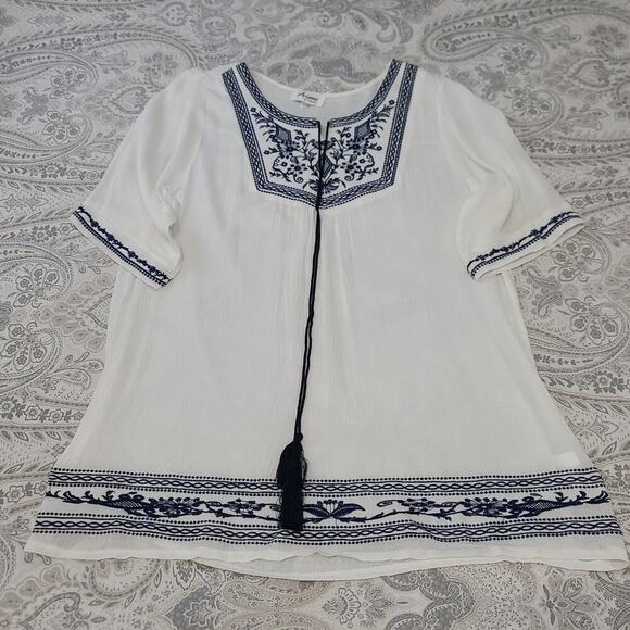 Arianna's by Howard's embroidered ladies cover up white Size OS Resort Wear - Picture 3 of 8